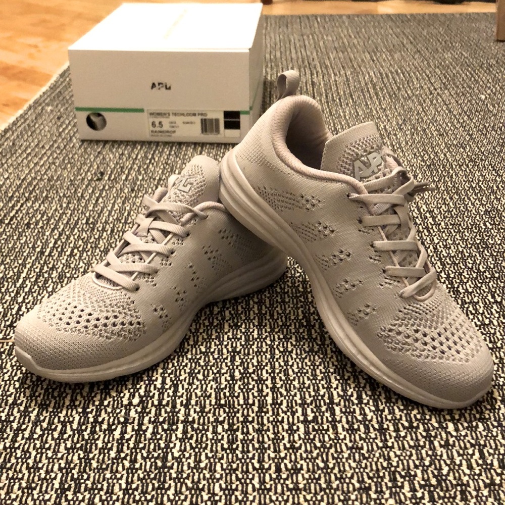 APL Techloom Pro Sneakers in Raindrop FITS SIZE 6